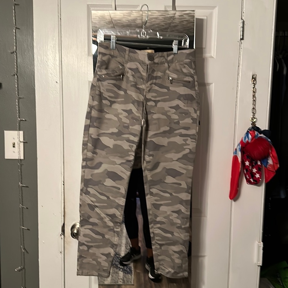 Democracy camo jeans size 8